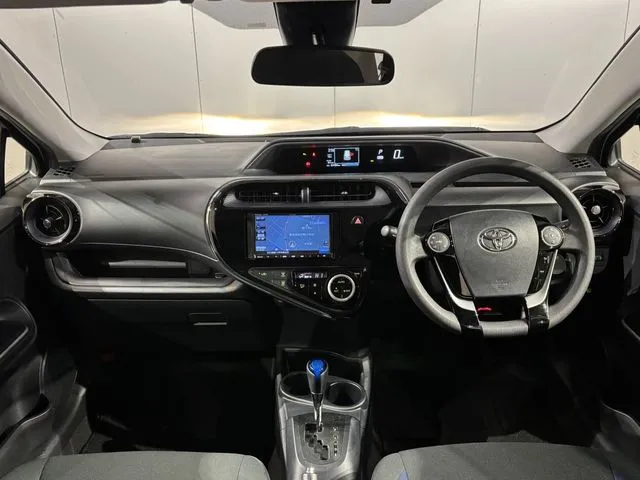 トヨタ　アクア