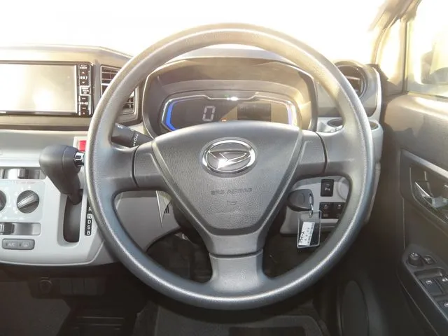 ダイハツ　ミラ　イース