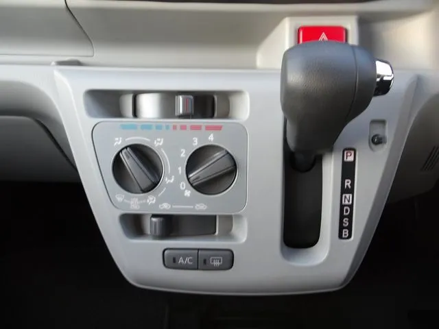 ダイハツ　ミラ　イース