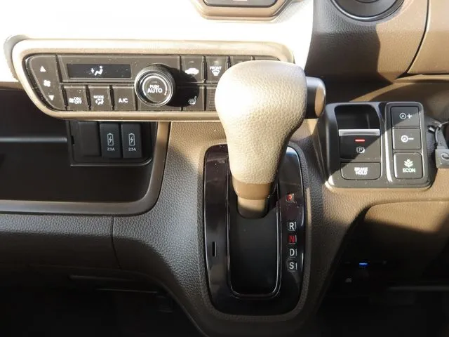 ホンダ　Ｎ　ＢＯＸ