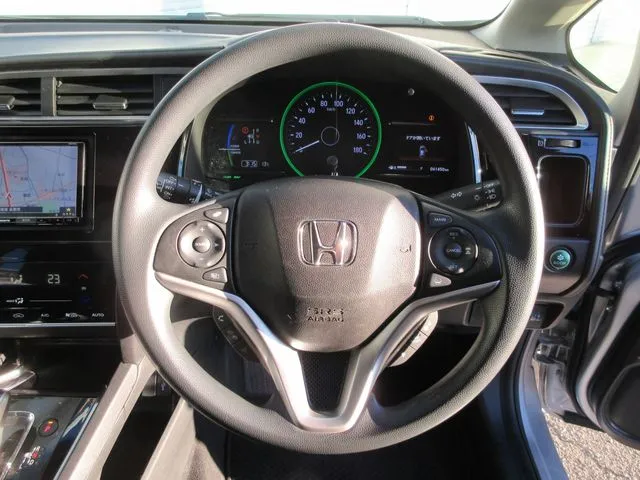 シャトル　ハイブリッド　４ＷＤ（ホンダ）の車両写真