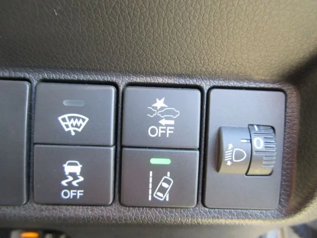 シャトル　ハイブリッド　４ＷＤ（ホンダ）の車両写真