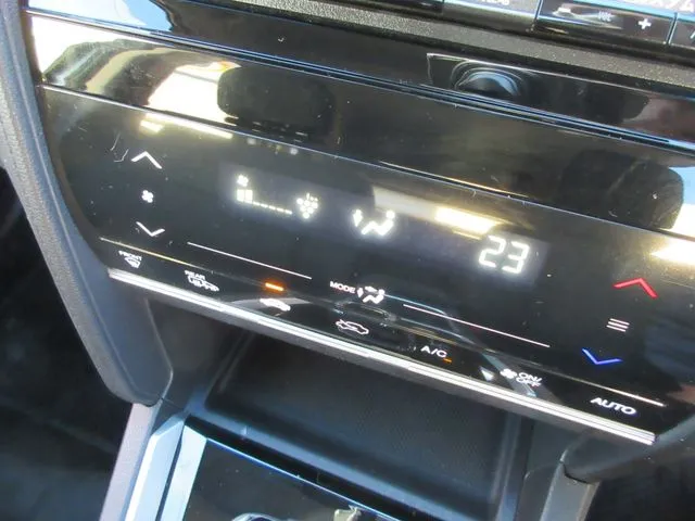 シャトル　ハイブリッド　４ＷＤ（ホンダ）の車両写真