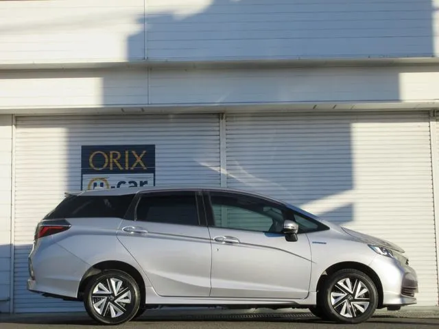 シャトル　ハイブリッド　４ＷＤ（ホンダ）の車両写真