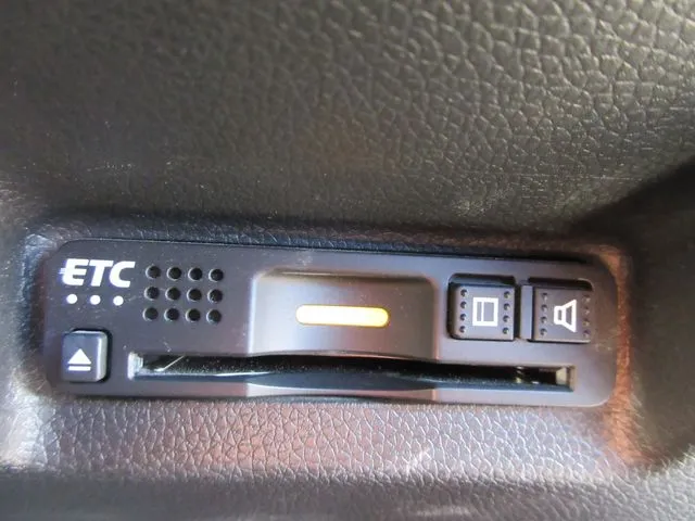 シャトル　ハイブリッド　４ＷＤ（ホンダ）の車両写真