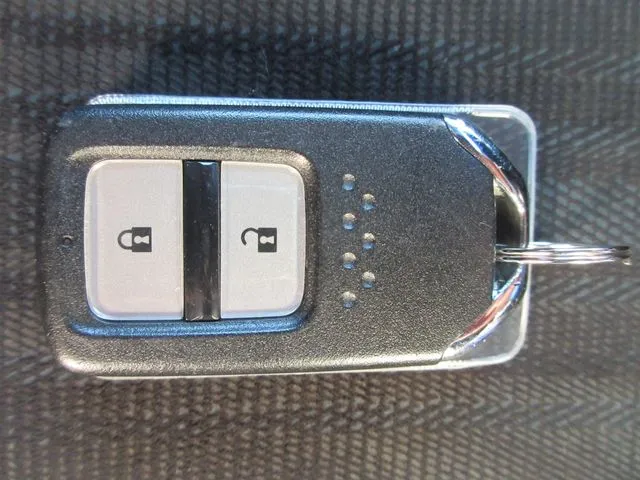 シャトル　ハイブリッド　４ＷＤ（ホンダ）の車両写真