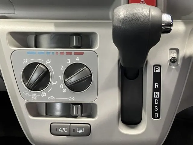 ダイハツ ミラ イース