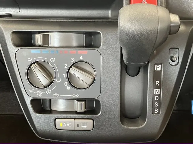 ダイハツ　ミラ　イース