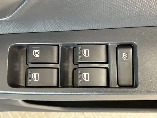 ダイハツ　ミラ　イース