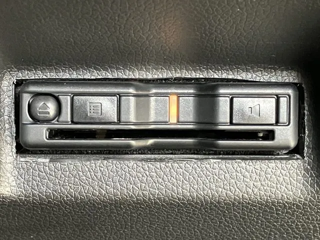 シャトル　ハイブリッド（ホンダ）の車両写真