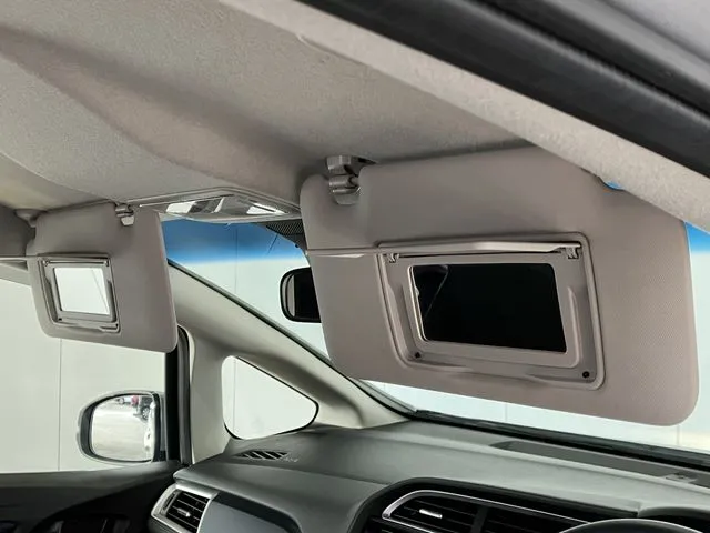 シャトル　ハイブリッド（ホンダ）の車両写真