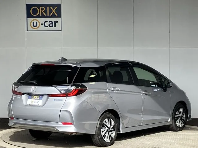 シャトル　ハイブリッド（ホンダ）の車両写真