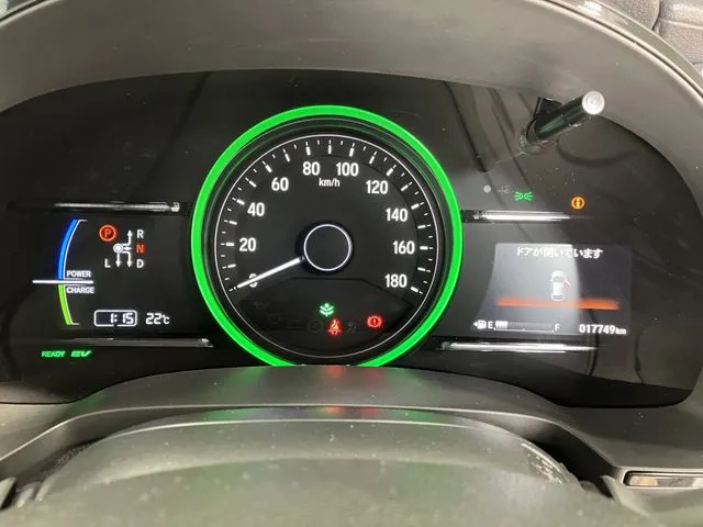 シャトル　ハイブリッド（ホンダ）の車両写真