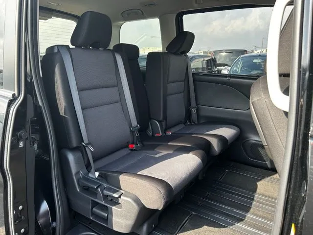 セレナ　Ｓハイブリッド（ニッサン）の車両写真