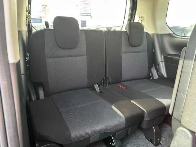 セレナ　Ｓハイブリッド（ニッサン）の車両写真