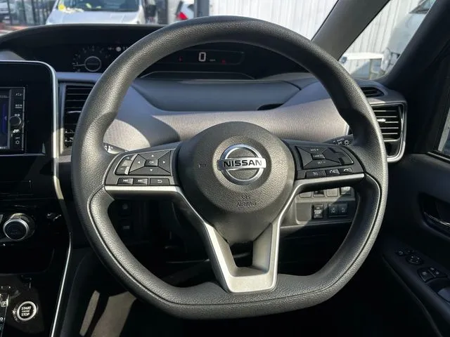 セレナ　Ｓハイブリッド（ニッサン）の車両写真