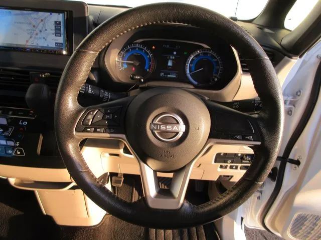 ニッサン　ルークス　４ＷＤ