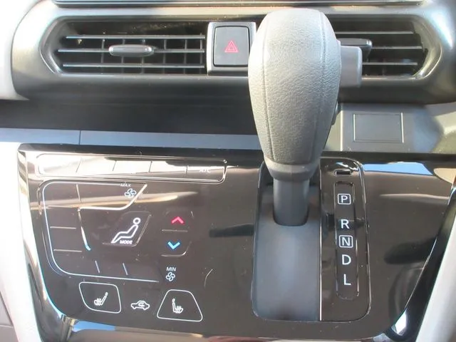 ニッサン　ルークス　４ＷＤ