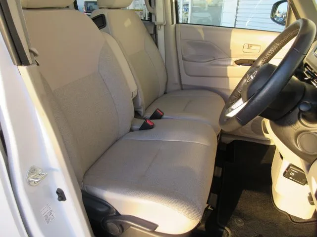 ニッサン　ルークス　４ＷＤ