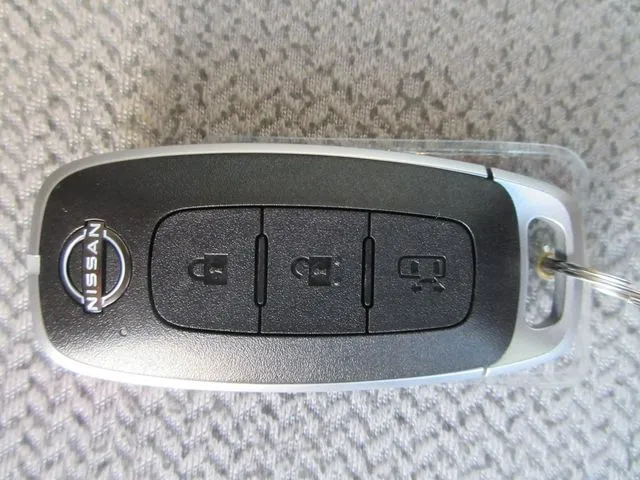 ニッサン　ルークス　４ＷＤ