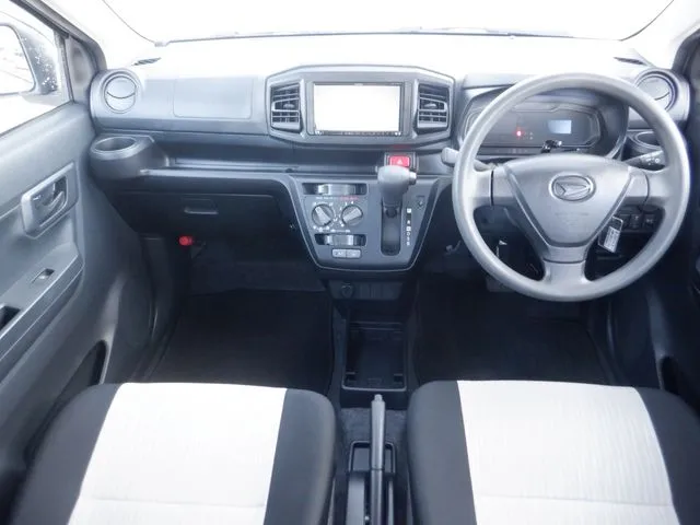 ミラ イース(ダイハツ)の車両写真