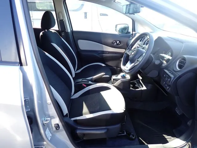 ニッサン　ノート