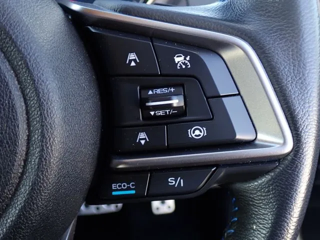 ＳＵＢＡＲＵ　ＸＶ　ハイブリッド（スバル）の車両写真