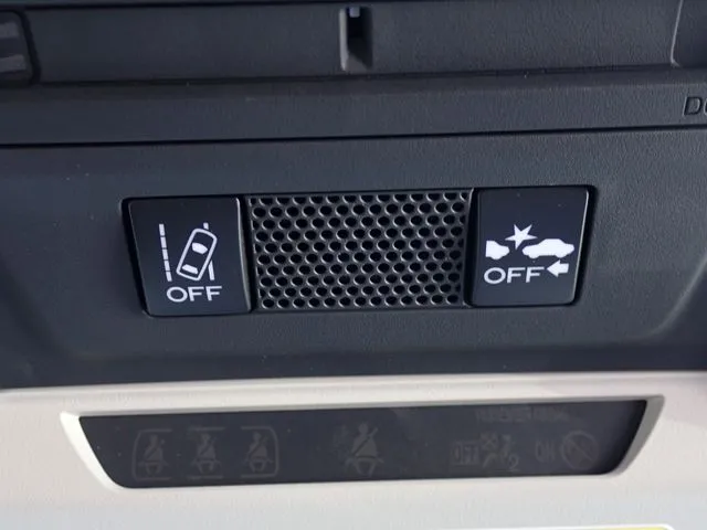 ＳＵＢＡＲＵ　ＸＶ　ハイブリッド（スバル）の車両写真