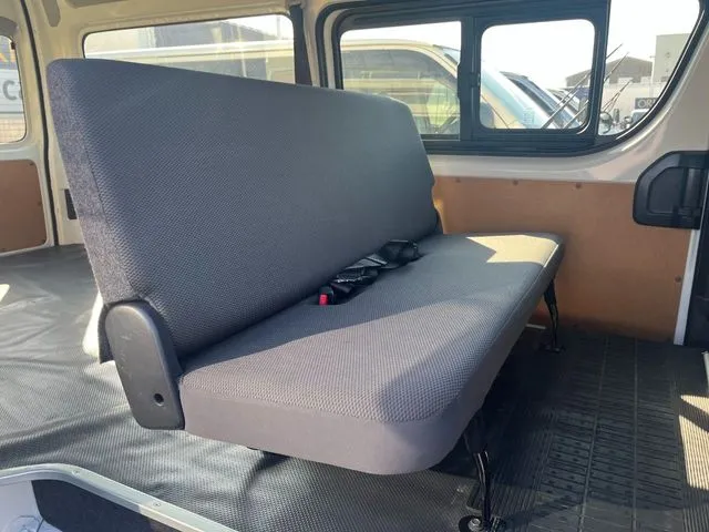 トヨタ ハイエースバン 2WD