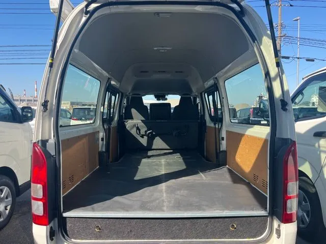 トヨタ ハイエースバン 2WD