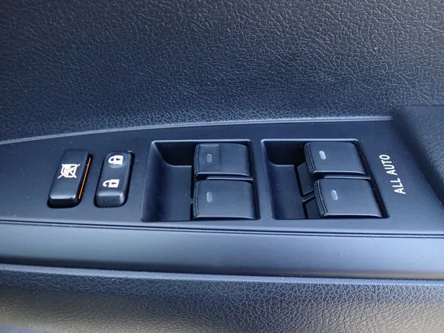 トヨタ　カローラフィールダー　ハイブリッド