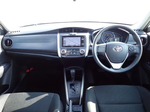 トヨタ　カローラフィールダー　ハイブリッド