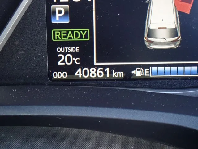 トヨタ　カローラフィールダー　ハイブリッド