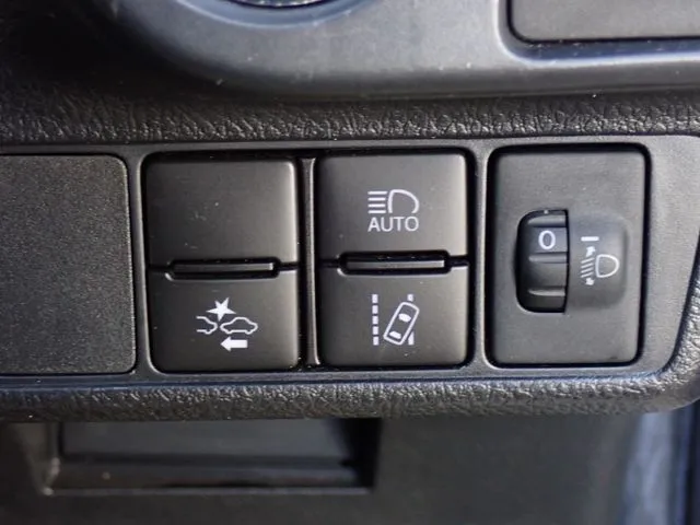 トヨタ　カローラフィールダー　ハイブリッド