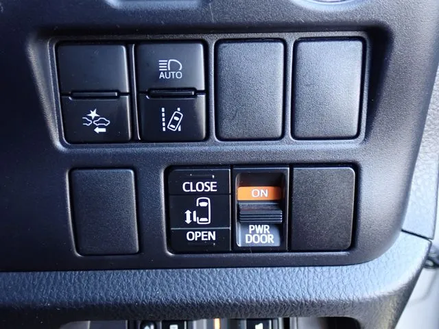 ノア(トヨタ)の車両写真