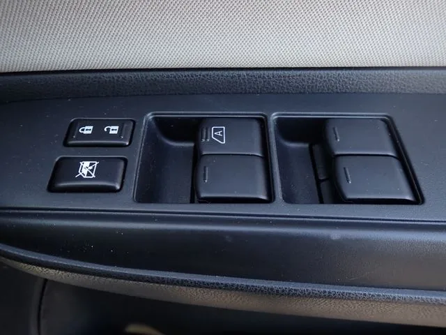 ニッサン　ノート