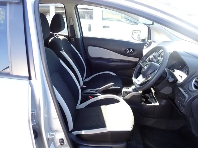 ニッサン　ノート