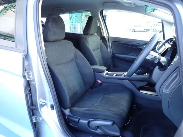 ホンダ　シャトル　ハイブリッド