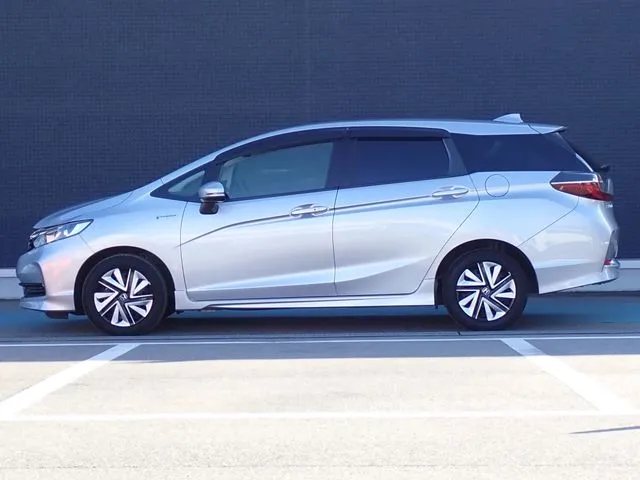 ホンダ　シャトル　ハイブリッド