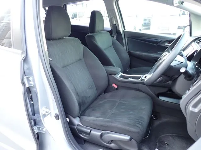 シャトル ハイブリッド(ホンダ)の車両写真