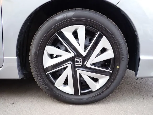 シャトル ハイブリッド(ホンダ)の車両写真