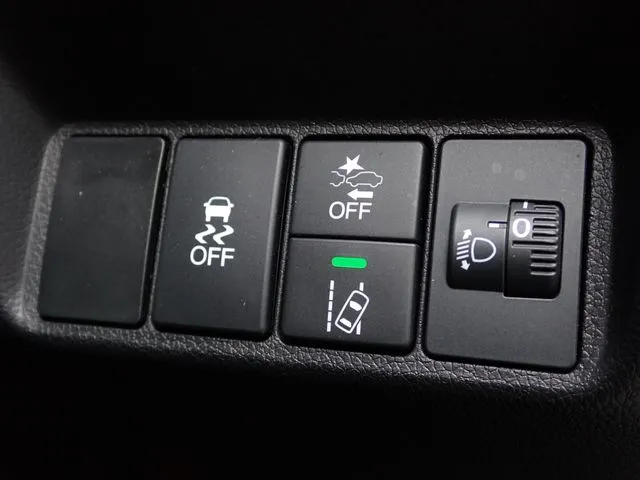 シャトル ハイブリッド(ホンダ)の車両写真