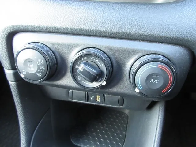 ヤリス(トヨタ)の車両写真