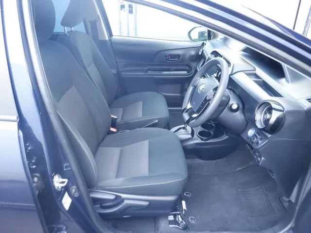 トヨタ　アクア