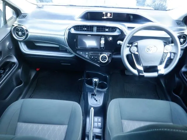 トヨタ　アクア