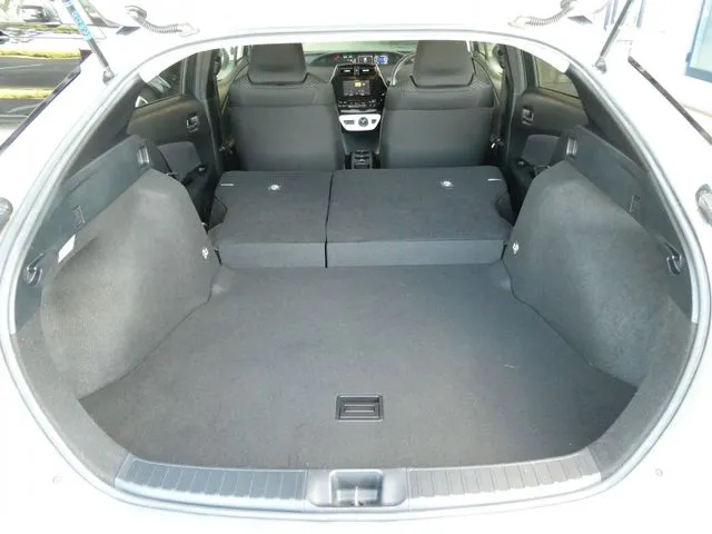 トヨタ　プリウス