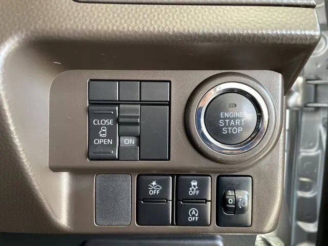 トール（ダイハツ）の車両写真