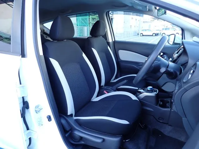 ニッサン　ノート