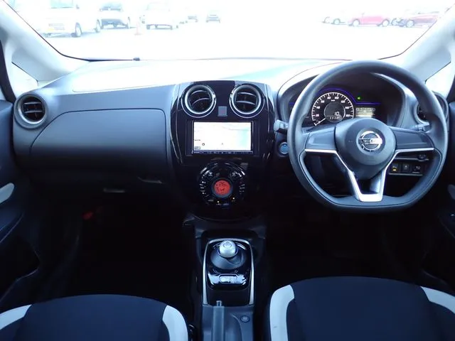 ニッサン　ノート