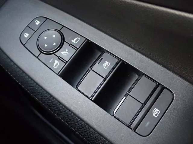 ノート(ニッサン)の車両写真